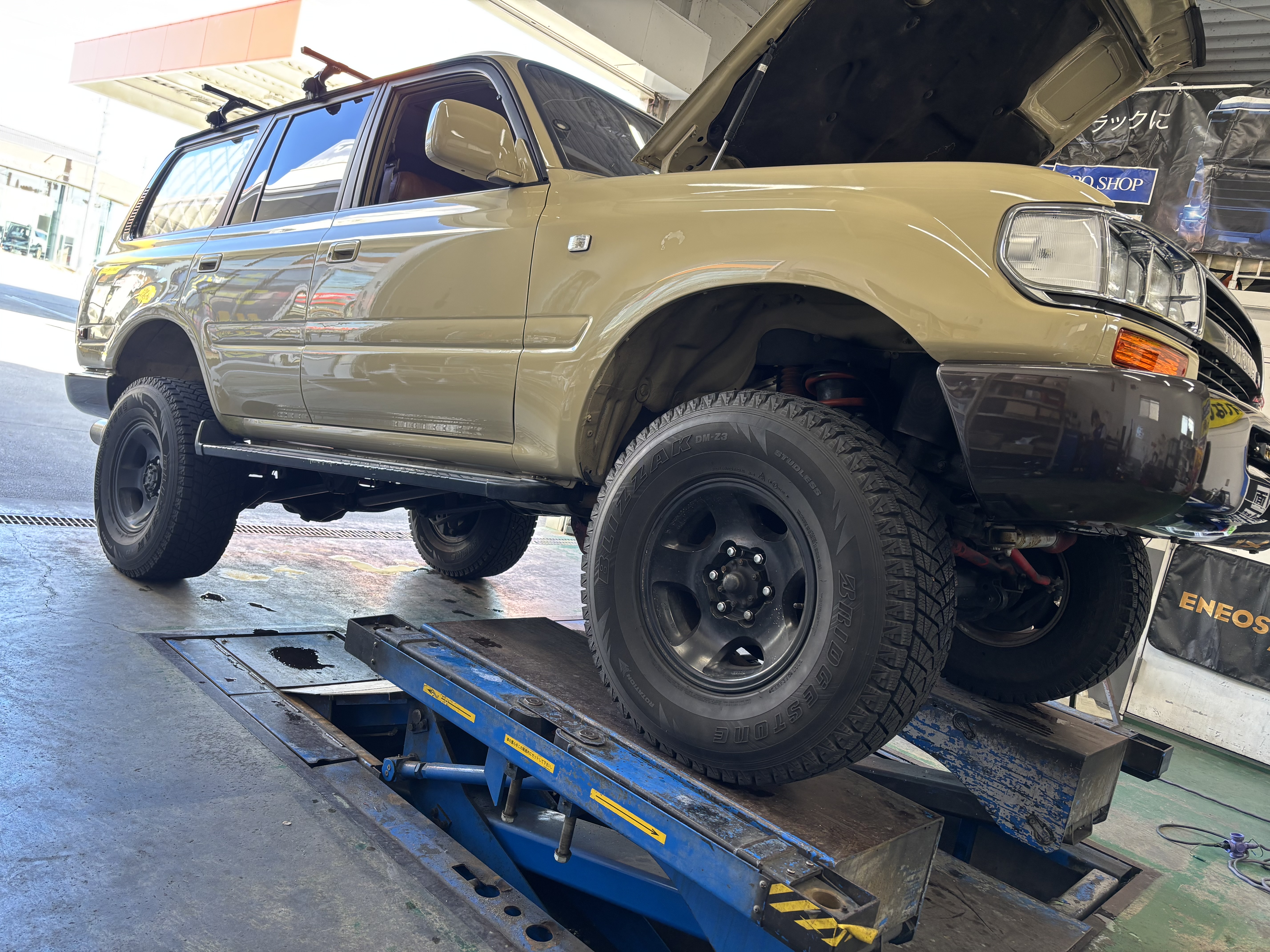 オイル交換、タイヤ交換、板金、車検、コーティングといえば袋井インターTS