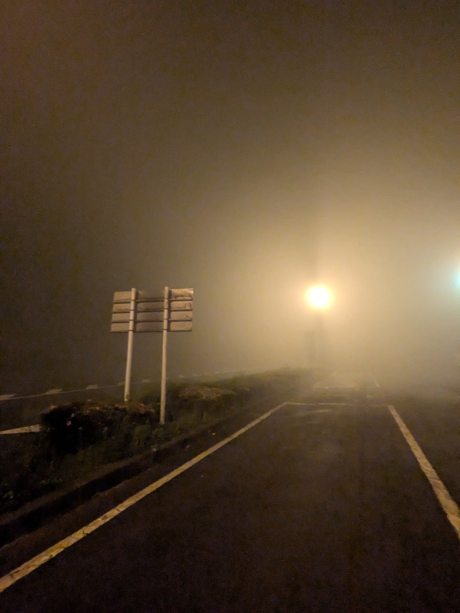 冬の黄砂対策と安全運転に役立つ洗車＆点検ポイント🚗