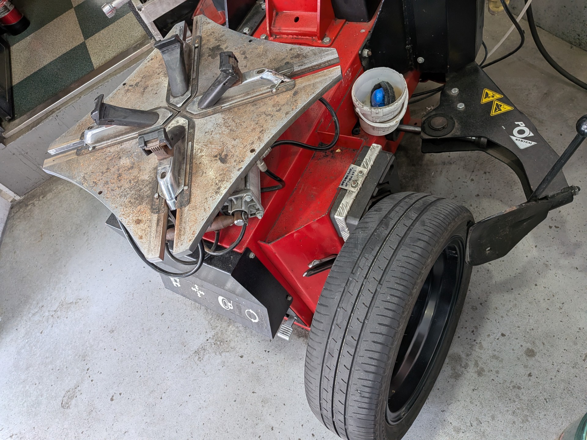 雨でも安心ブリヂストン「フィネッサ」🚗