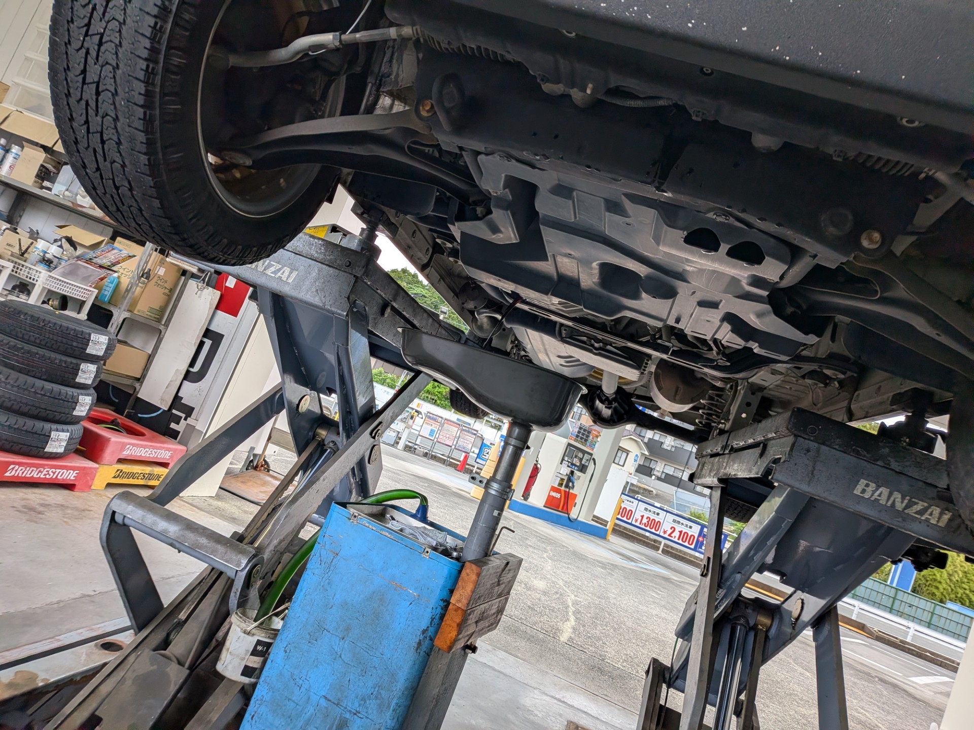 ダイハツハイゼットエンジンオイル交換　掛川市八坂ENEOSウイングルート１掛川TS🚗