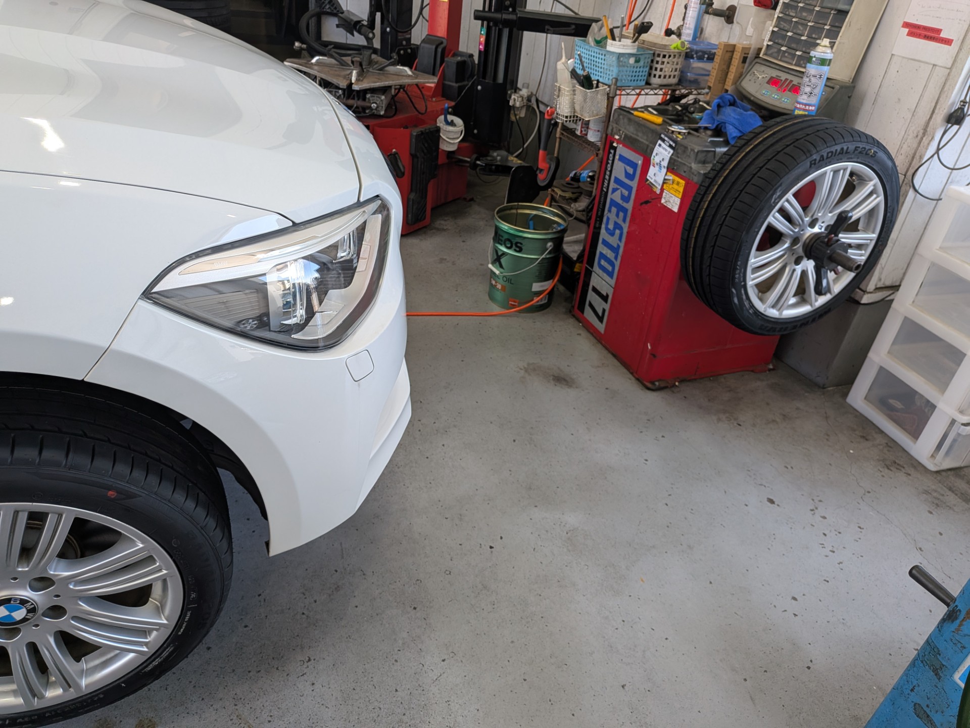 BMWのタイヤ交換🚗「前後でサイズが違うので気を付けましょう」🐶