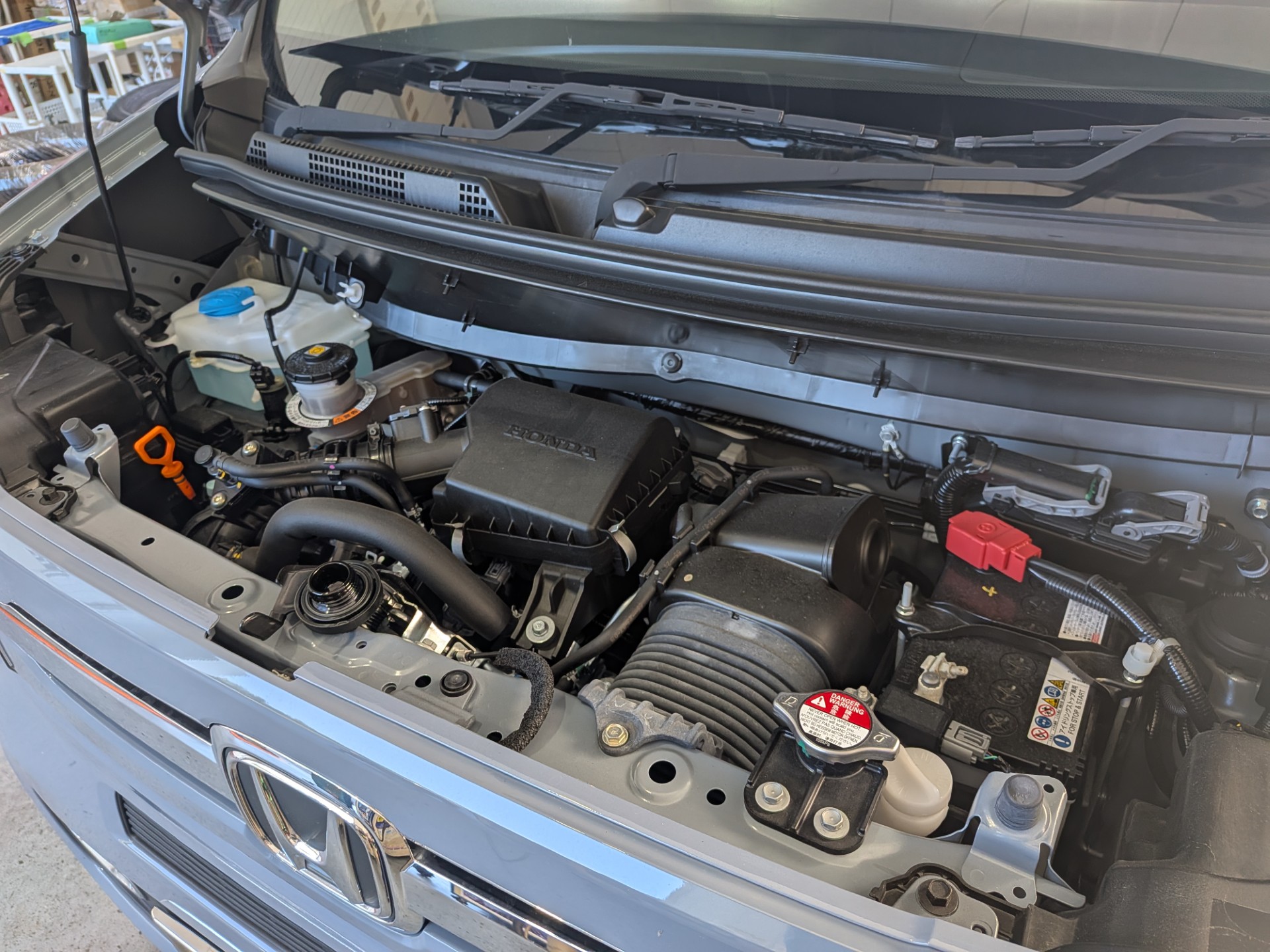 ルート１掛川TSでホンダ/NVANのエンジンオイル交換作業中