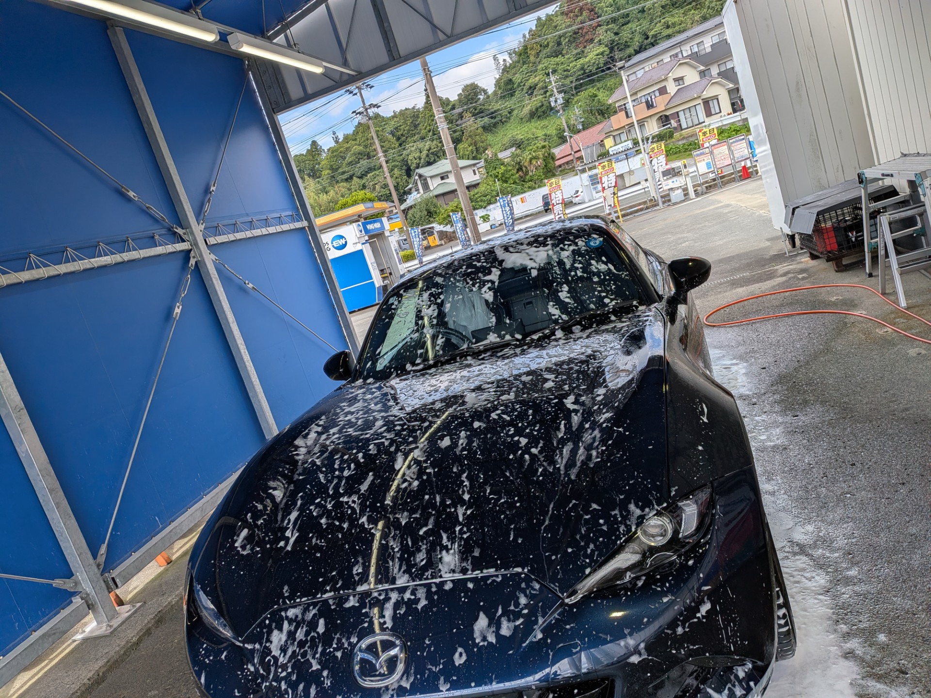 マツダロードスター手洗い洗車　掛川市八坂ENEOSウイングルート１掛川TS