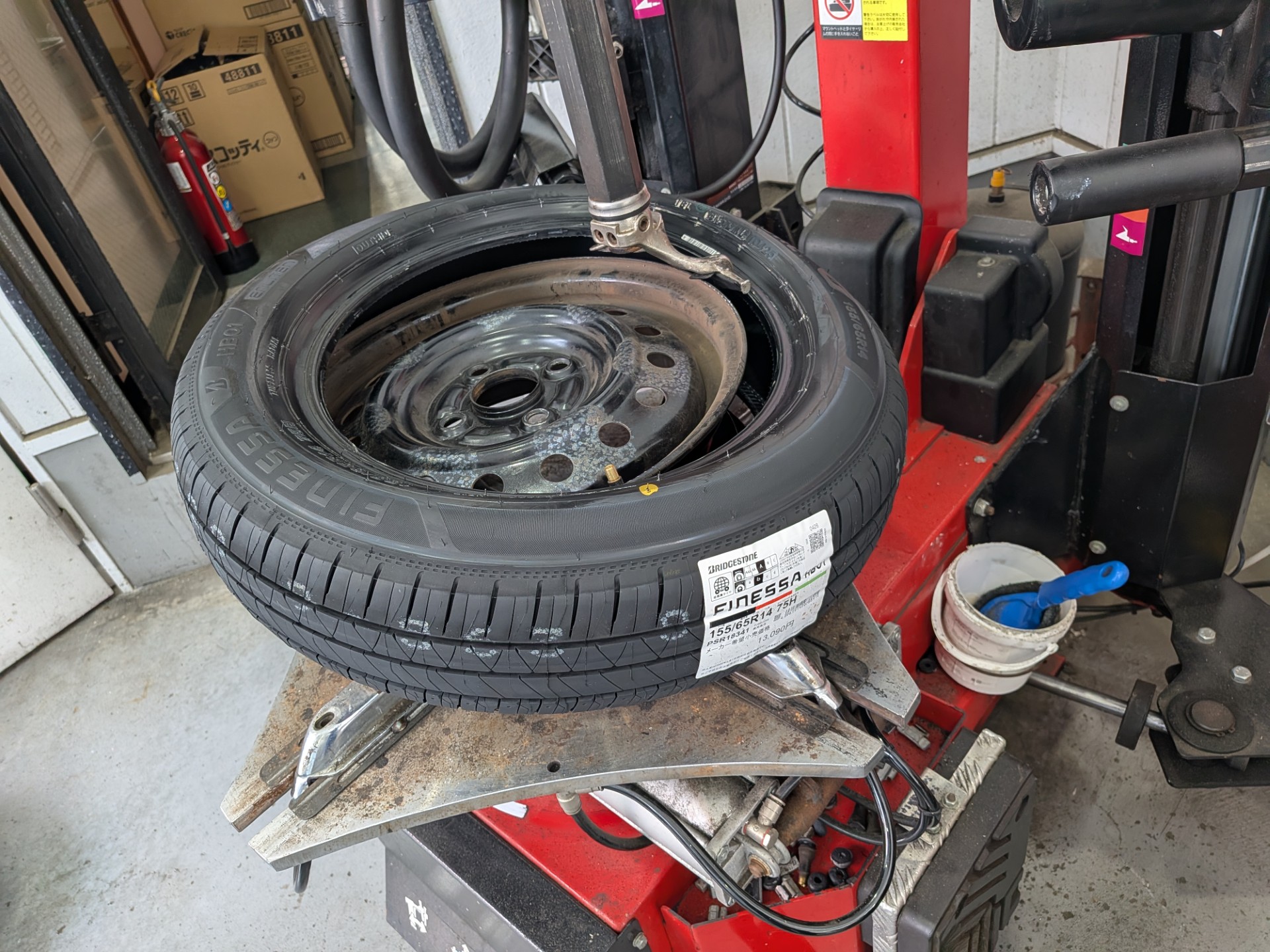 梅雨対策におすすめブリヂストン新タイヤフィネッサ☔️