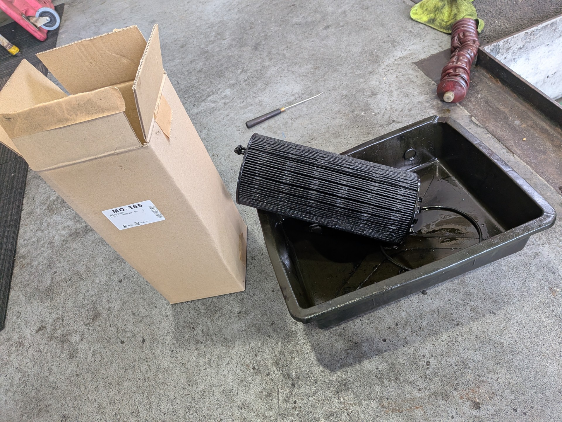 トラックオイルエレメント交換作業を実施🚚