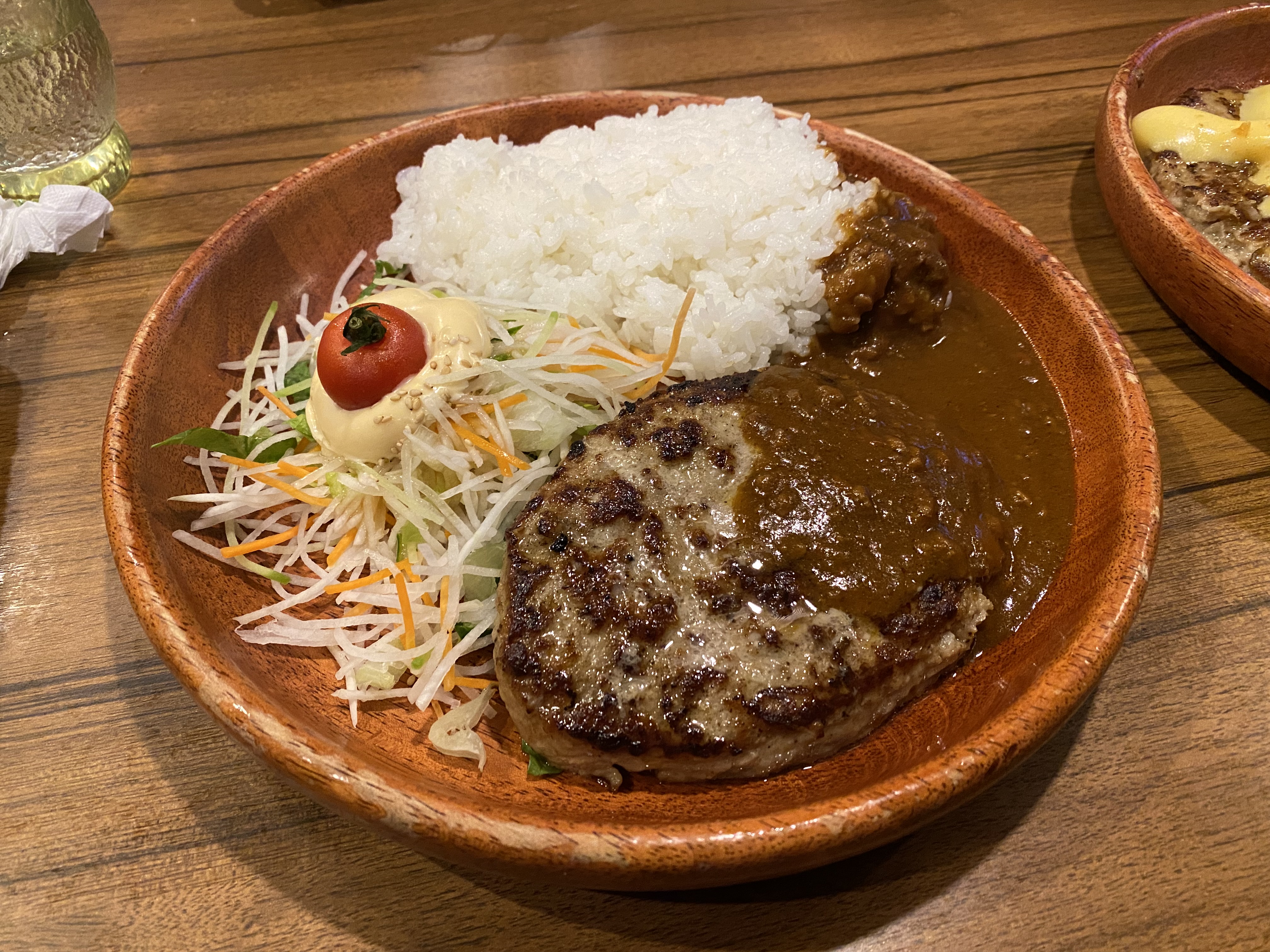 久しぶりにハンバーグを食べました。