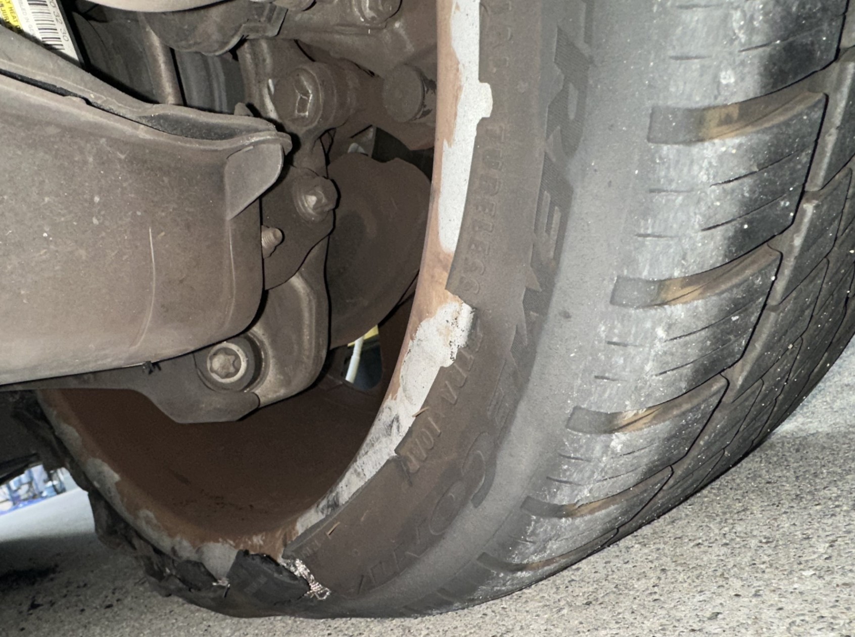 寒さ対策に必須のタイヤ点検と冬の車メンテナンス🚗安全運転をサポート