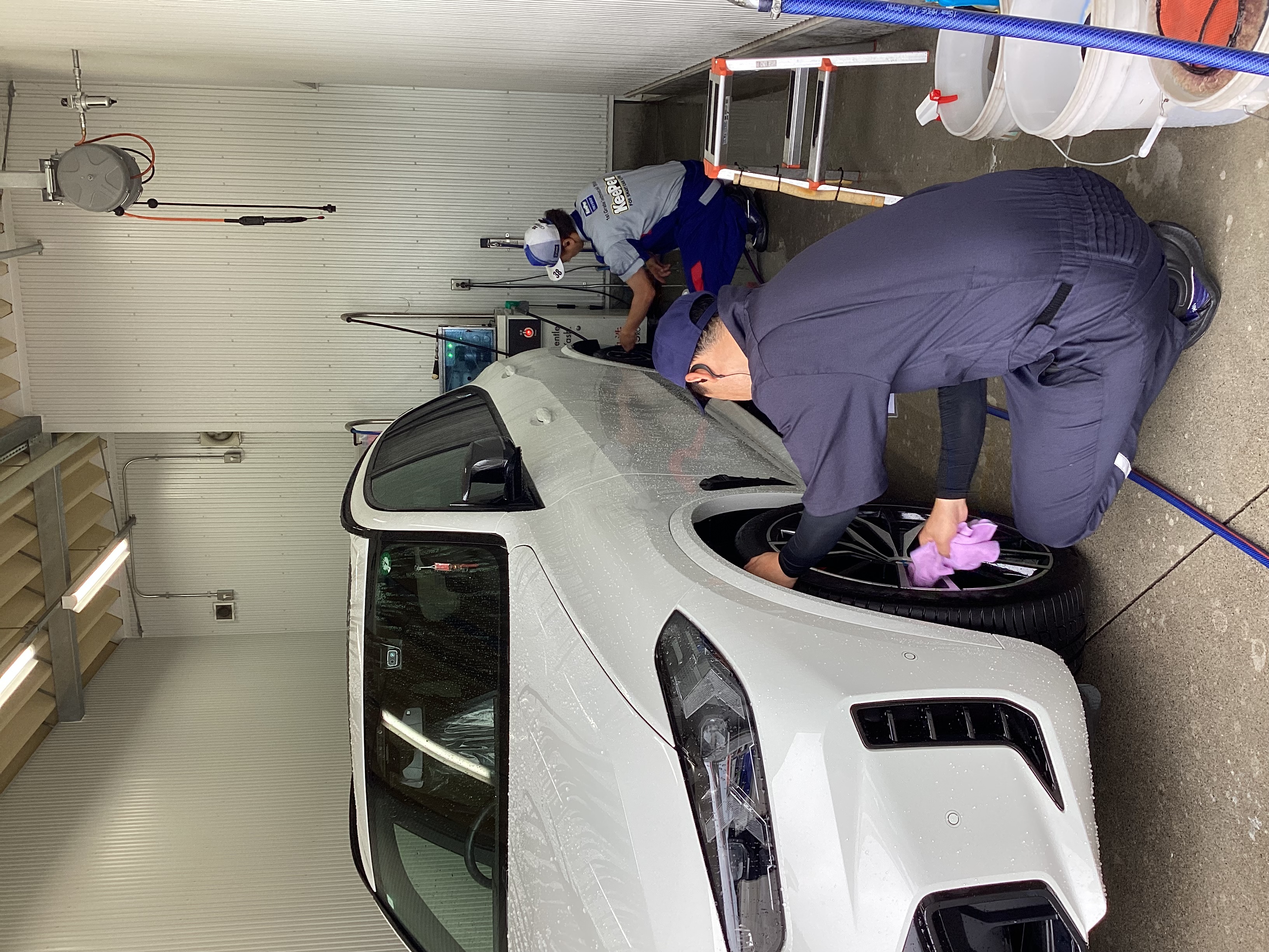 梅雨前の愛車ケア🚗 マネージャーと挑むコーティングとオイル交換