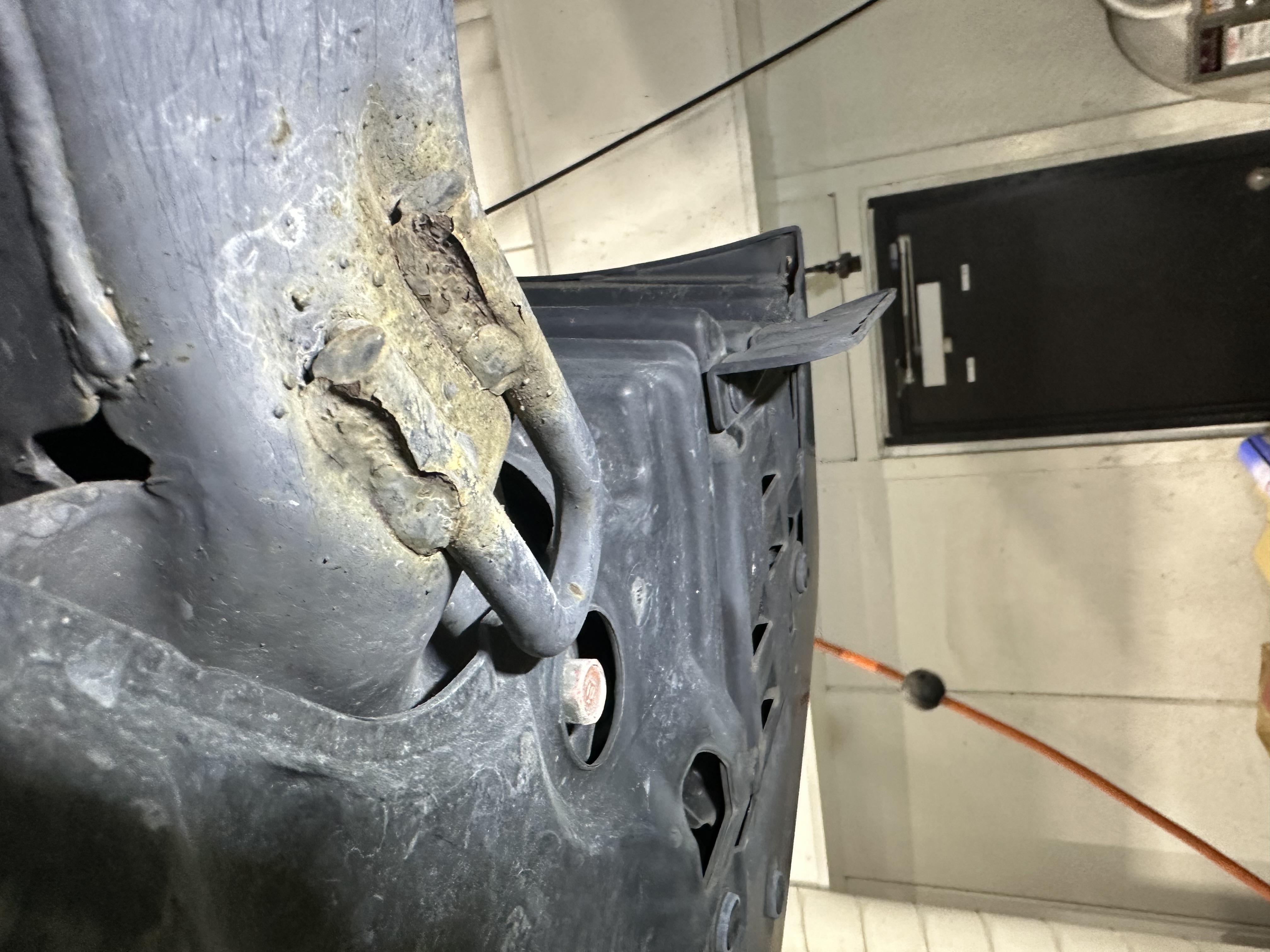 冬の安全運転に必須タイヤ脱着と点検ポイント解説🚗✨