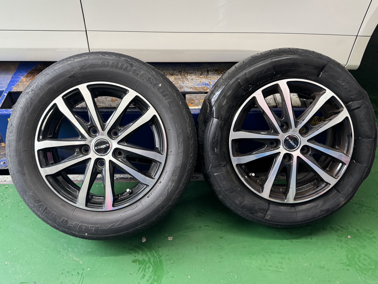 夏のタイヤバースト注意報 大阪南港大和川通りTSで安心点検を🚗
