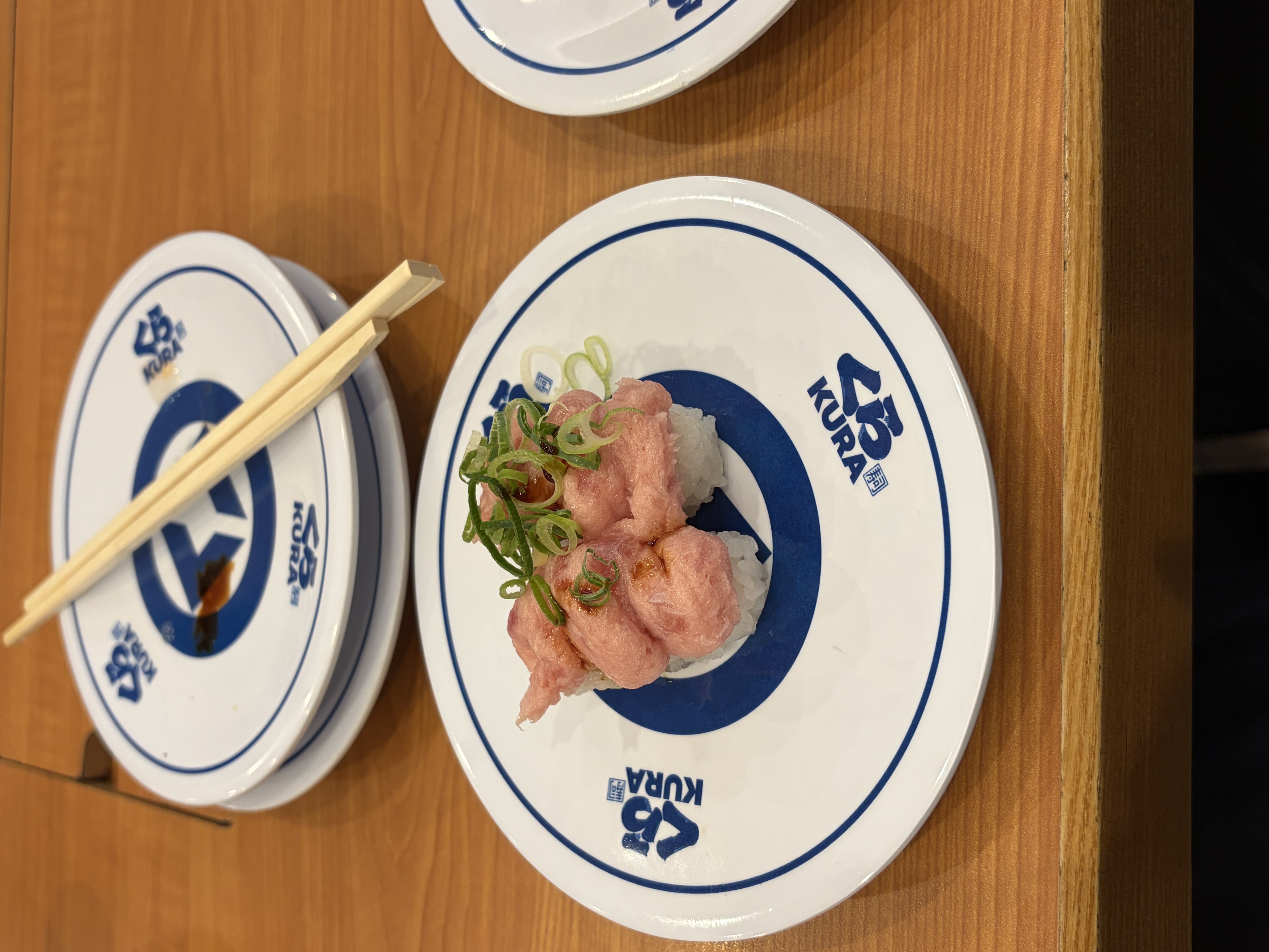 仕事帰りのくら寿司でリフレッシュ！冬の車点検もお任せ🚗