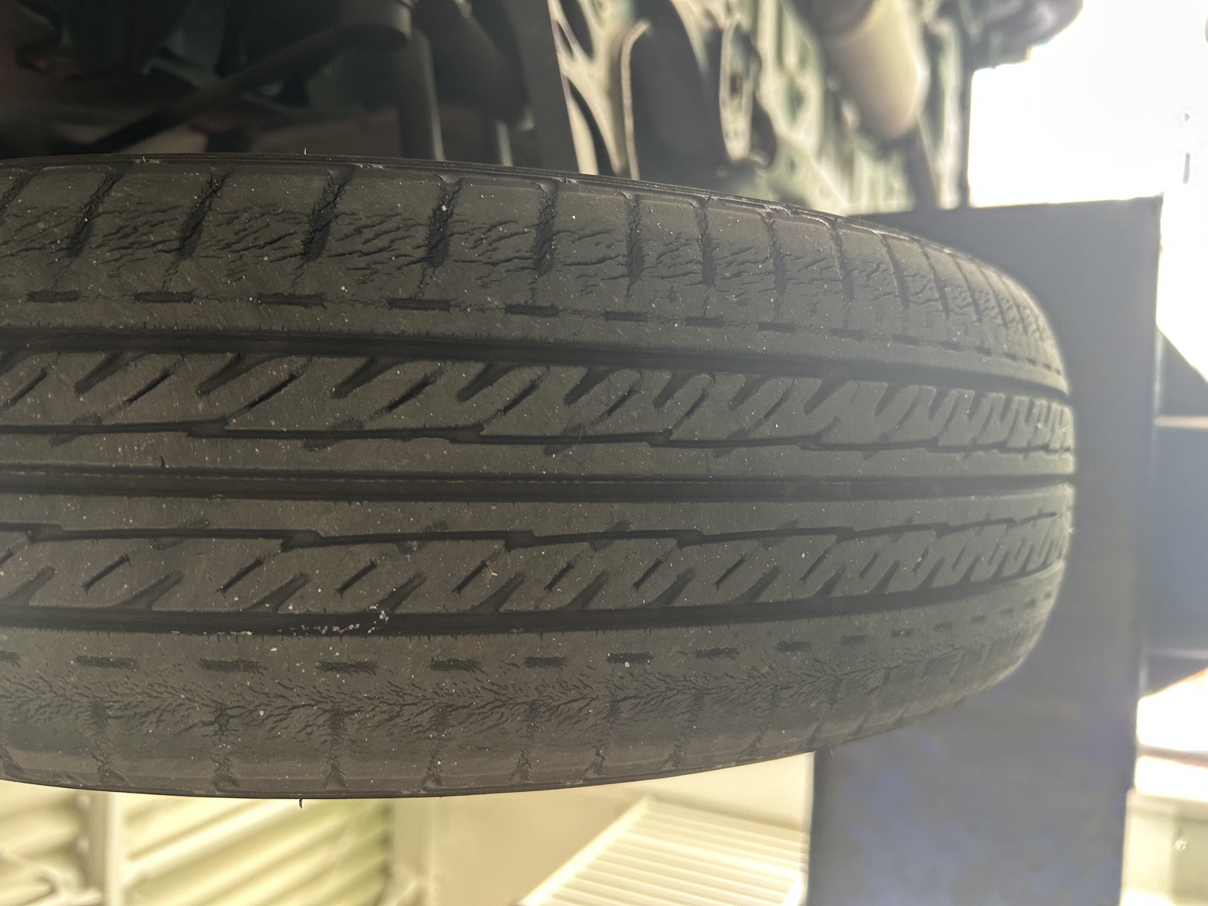 大阪南港大和川通りTSで秋のタイヤ点検と安全ドライブ応援キャンペーン