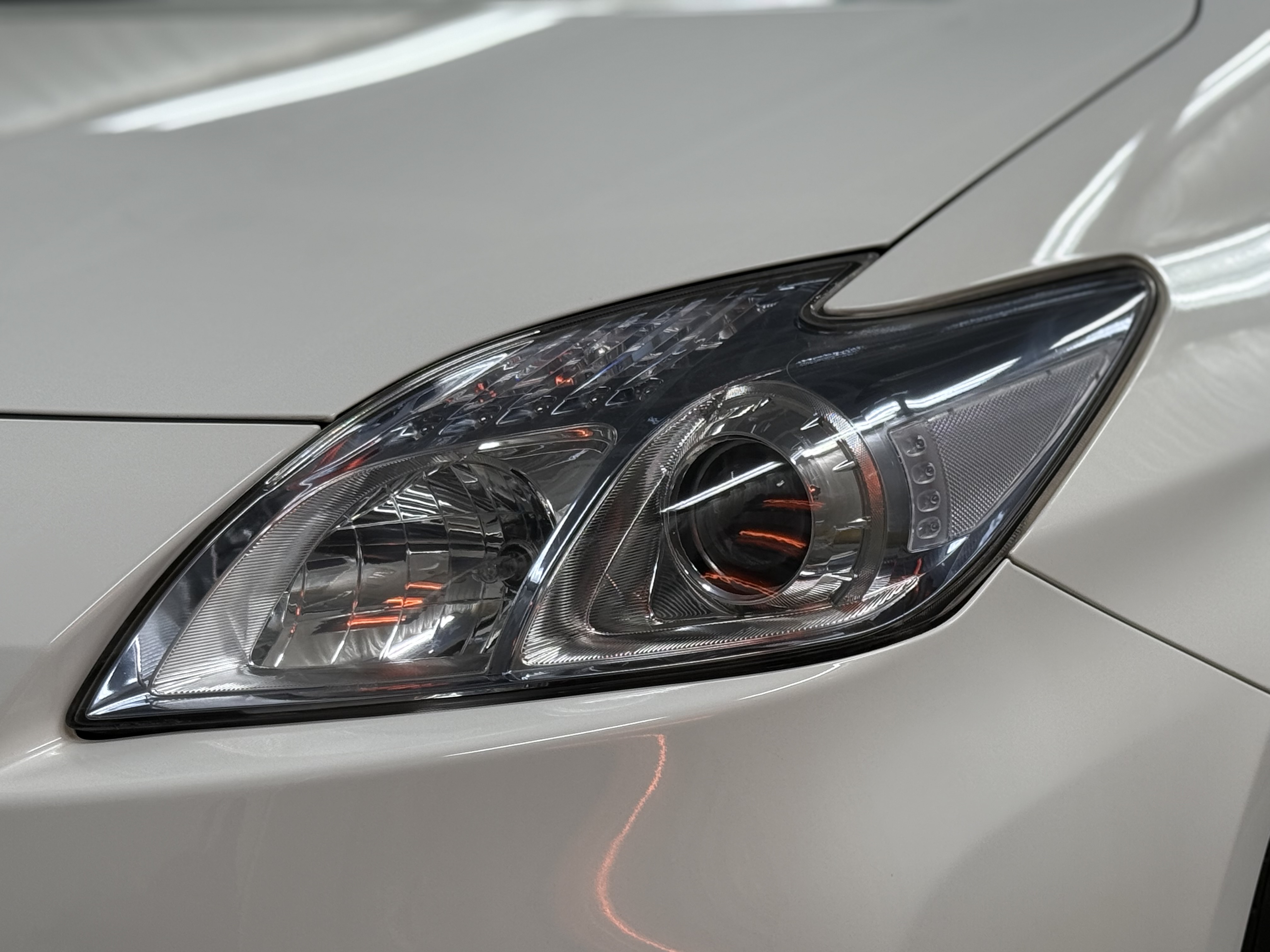 プリウスの黄ばみ解消とヘッドライトコーティングで春ドライブ快適に🌸