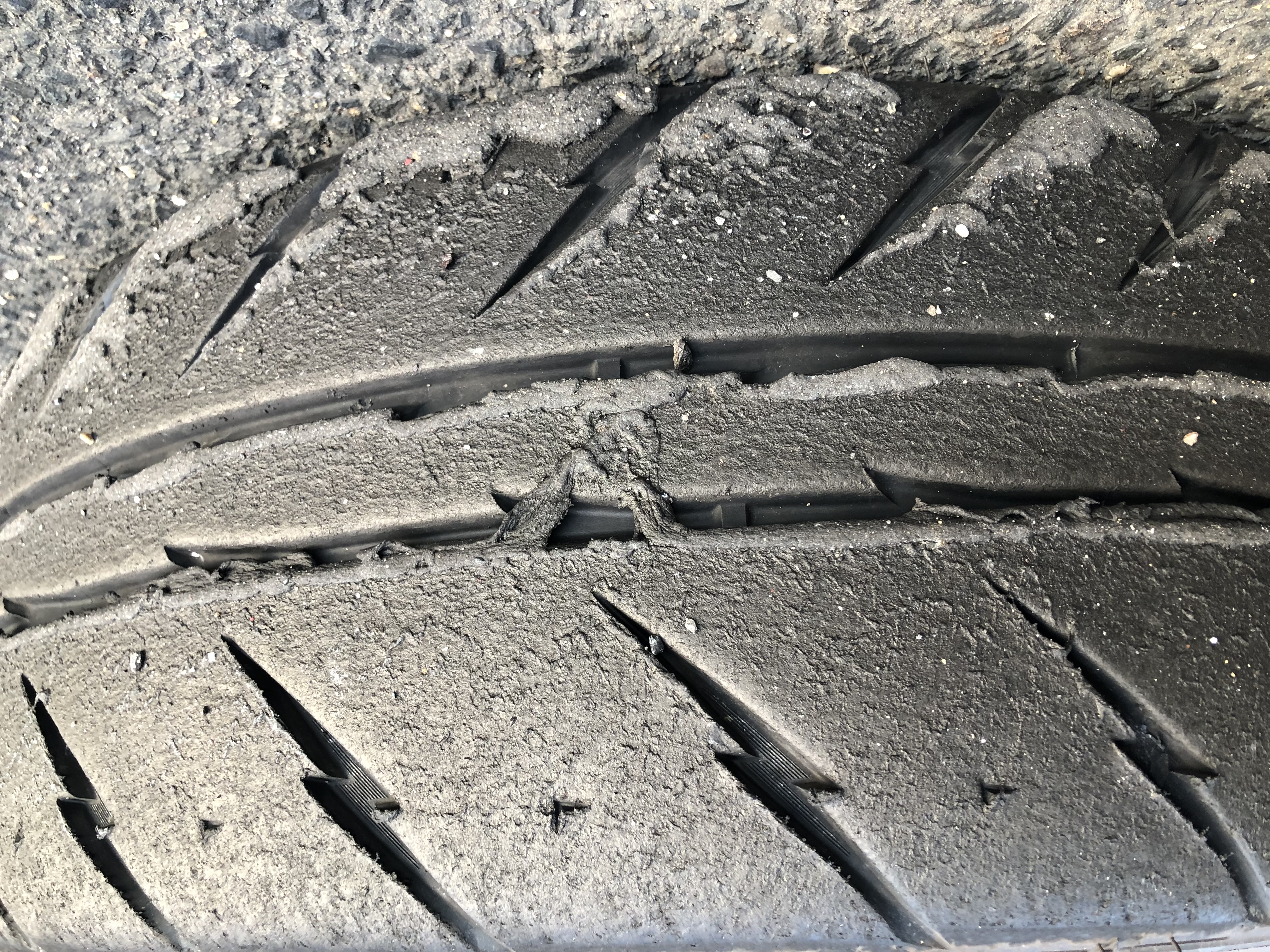 夏のドキッと体験も安心に変えるタイヤ点検の大切さ🚗