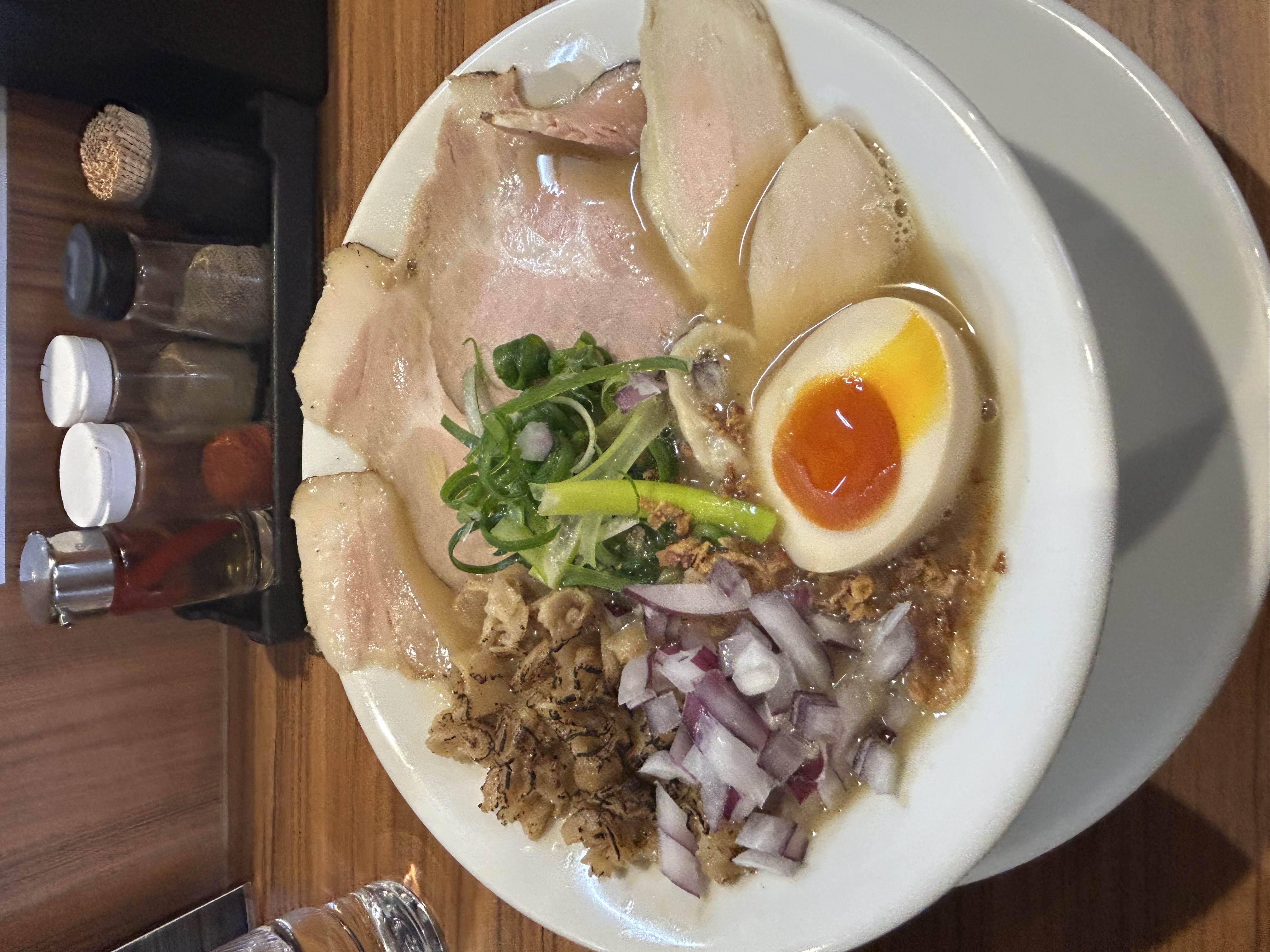 冬におすすめ鶏白湯ラーメンと名神八日市インターTSの車点検サービス🚗