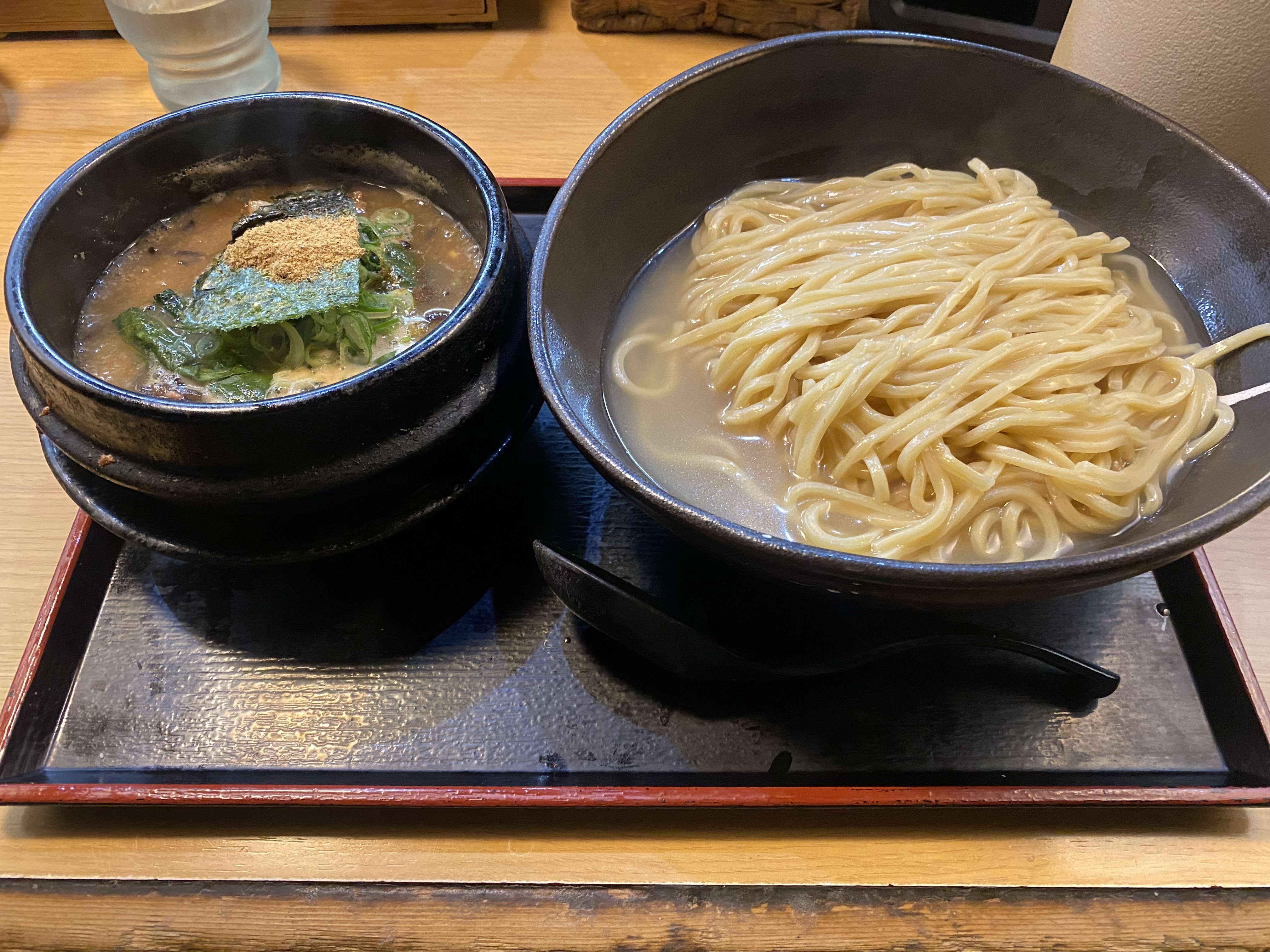 春のタイヤ交換と洗車半額キャンペーンで快適ドライブを応援🚗
