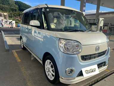 ルート54三次TSで水色の日産キャラバンへフレッシュキーパー・鉄粉取り・超撥水ガラスコート全面の施工後の写真