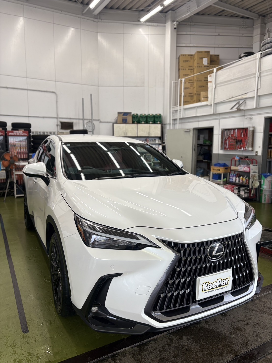 米子インターTS白いレクサスNXの純水手洗い洗車を施工