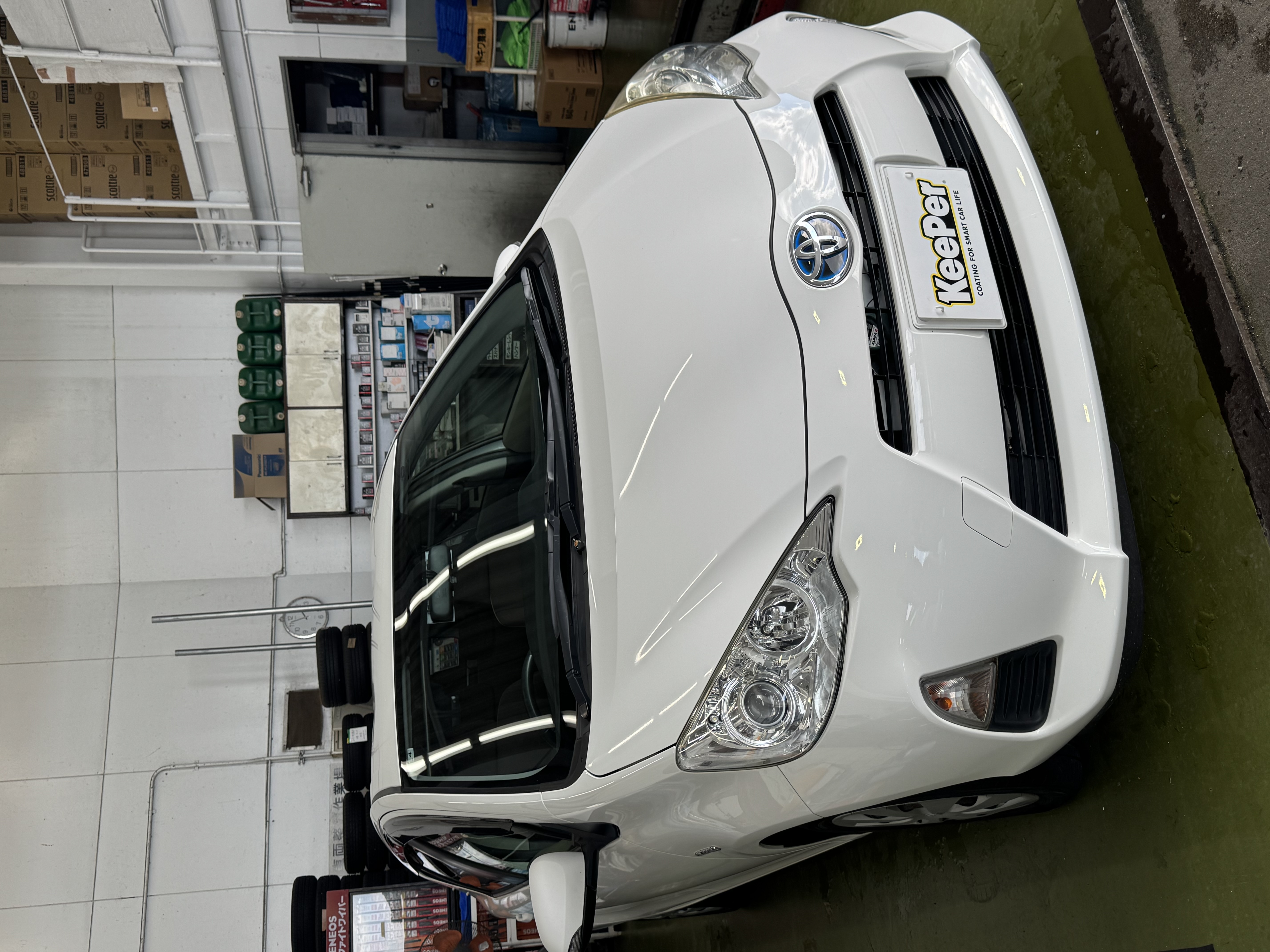 米子インターTSでトヨタ/アクアに純水手洗い洗車を施工