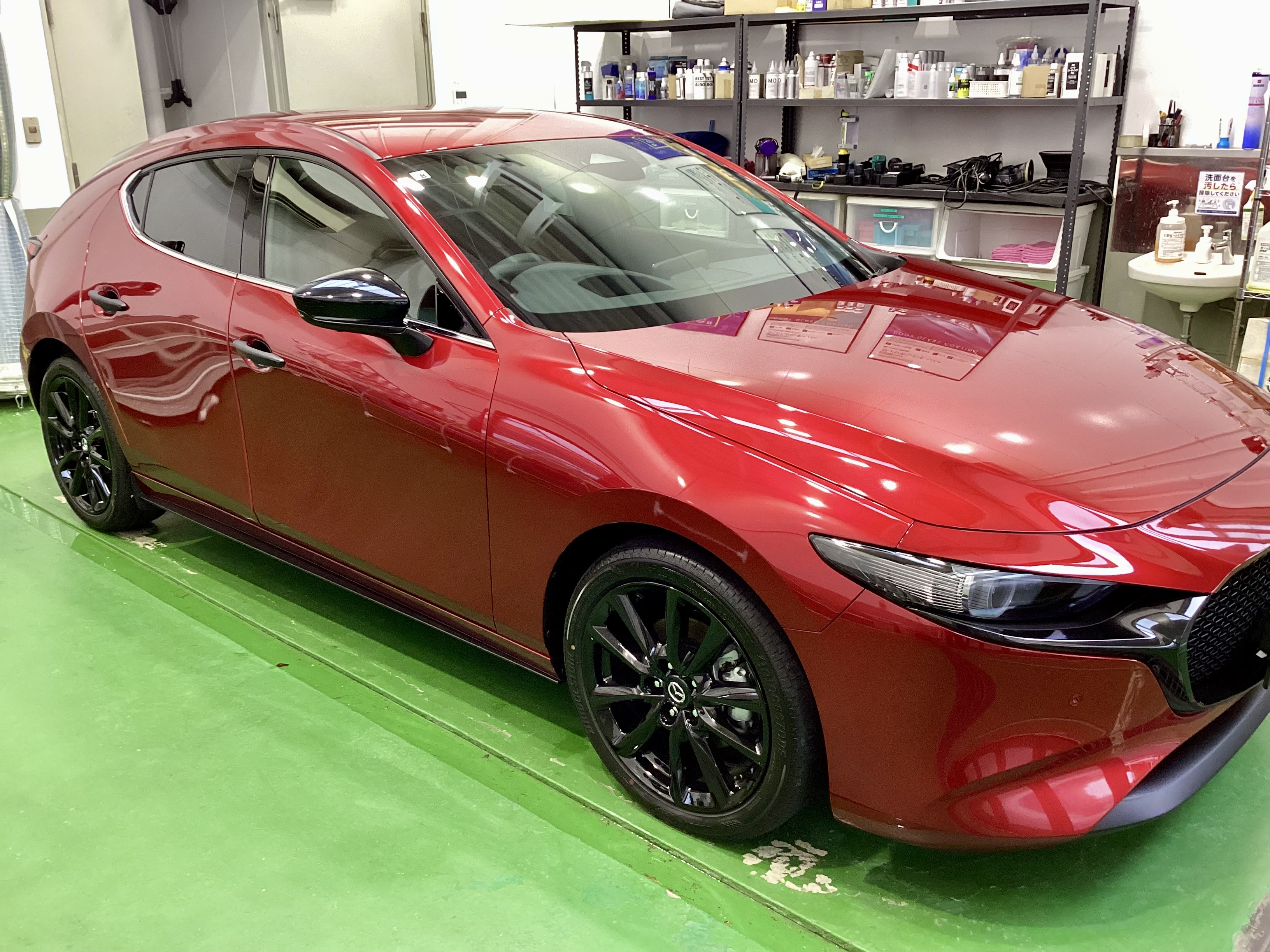 新車マツダ3にダイヤⅡキーパープレミアムを施工。松江市・東出雲でKeePerコーティングならENEOSウイング東出雲インターTSへ。KeePer技術コンテスト2025・2026島根県チャンピオン在籍店