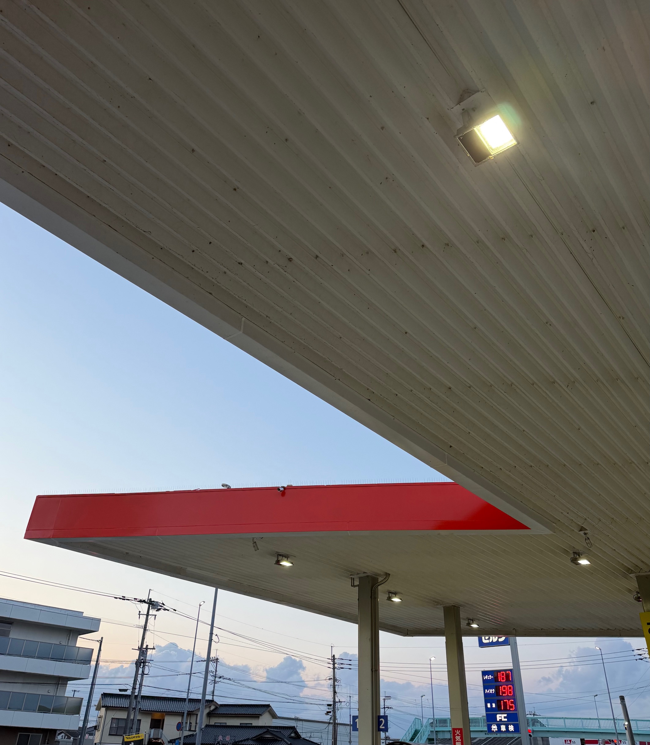 春の黄砂対策におすすめ車コーティングとお得な給油情報⛽🌸